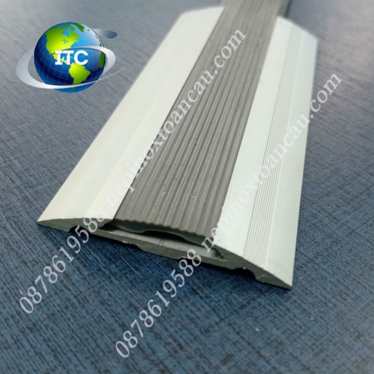 NẸP CHỐNG TRƠN BẬC CẦU THANG MẶT BẰNG MB 44