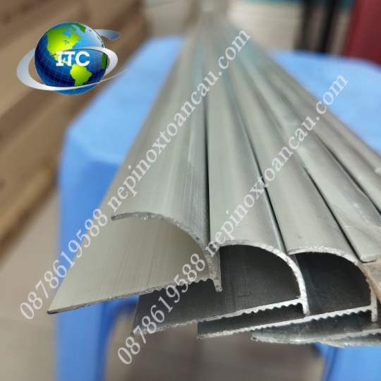 Nẹp nhôm bo góc tròn YC12/HT12.5 cho gạch 10mm